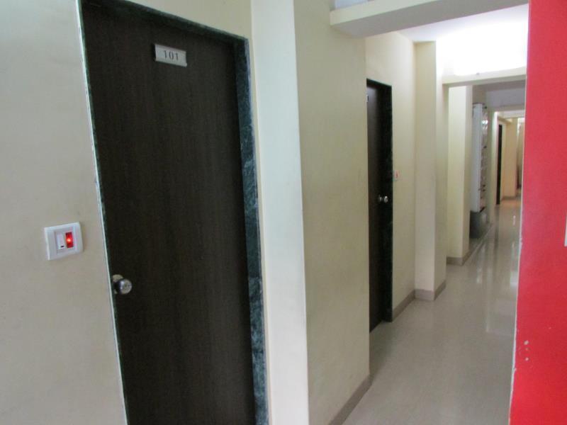 Oyo 49867 Hotel Kalpana Residency Mumbai Exterior photo